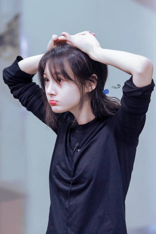 蛙泳新人波兰刷新个人最佳,波浪式蛙泳慢动作视频