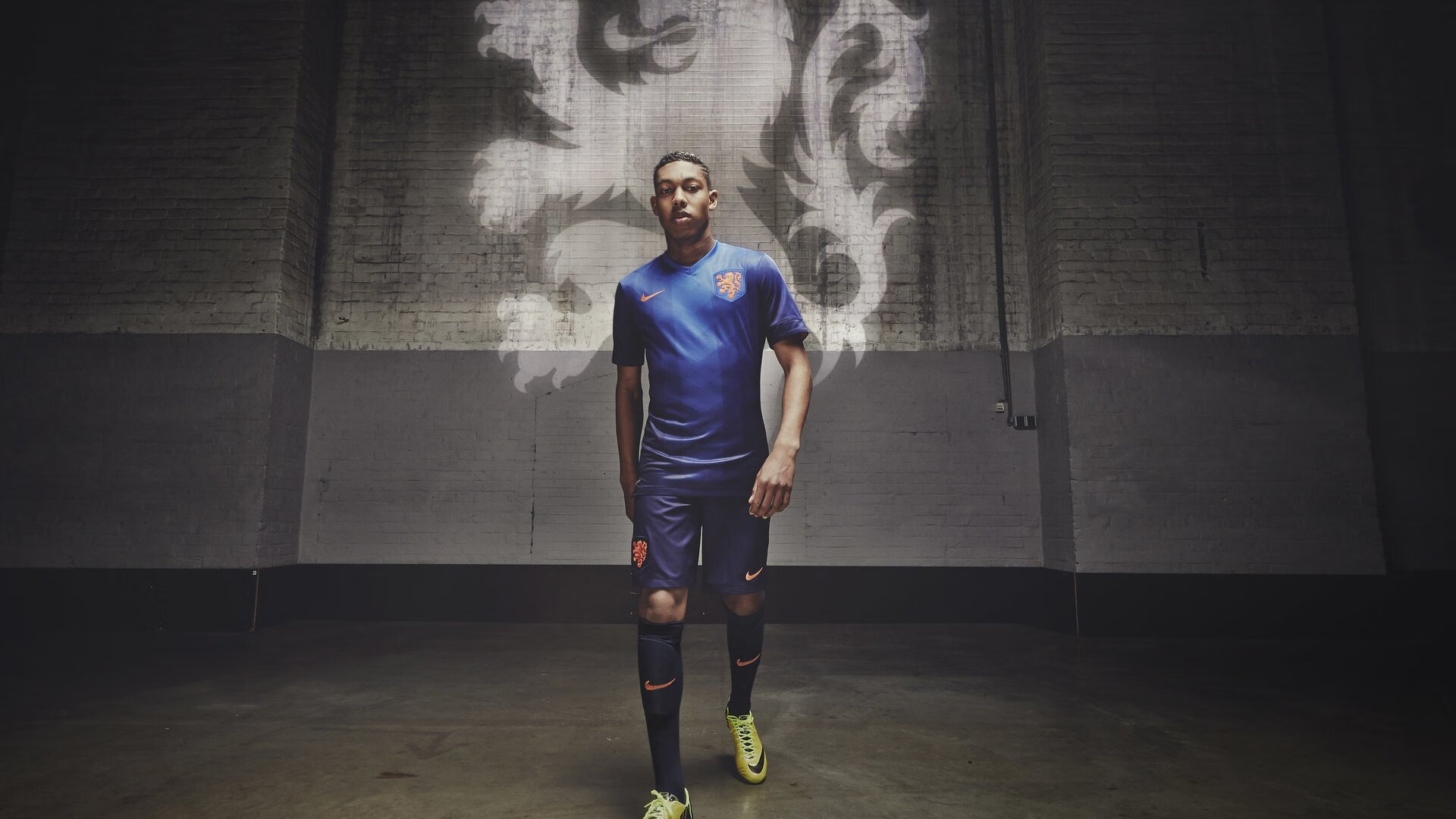 德国马术队在2024年欧洲三项赛锦标赛中获得团体银牌，展现强大实力。